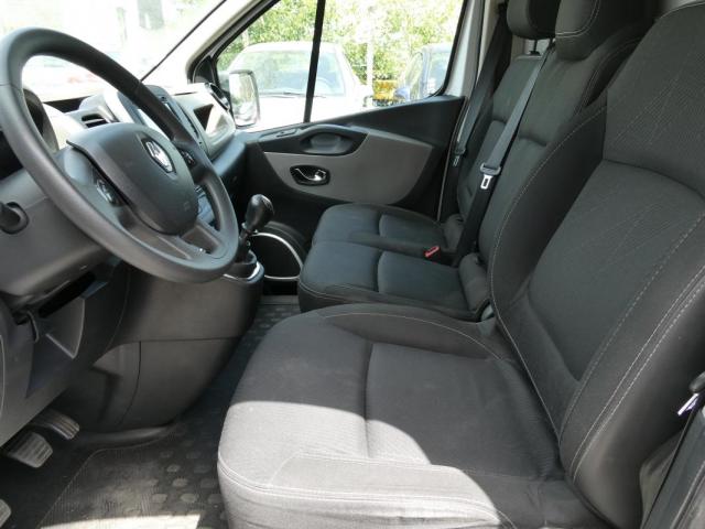 Renault Trafic image 8