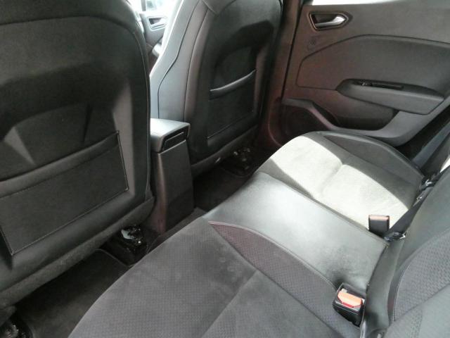 Renault Clio image 8