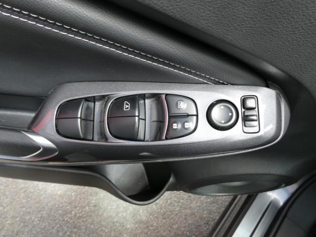 Nissan Juke image 6