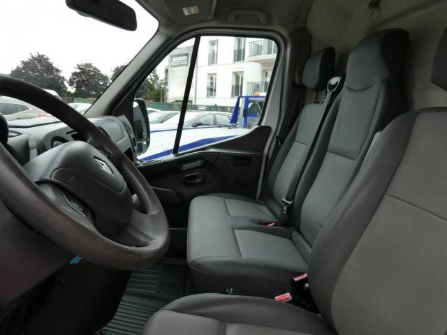Renault Master image 2