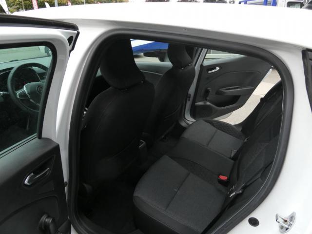 Renault Clio image 2