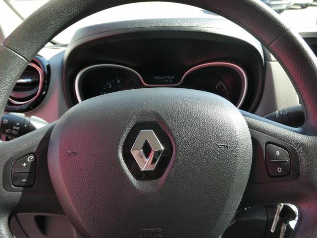 Renault Trafic image 8