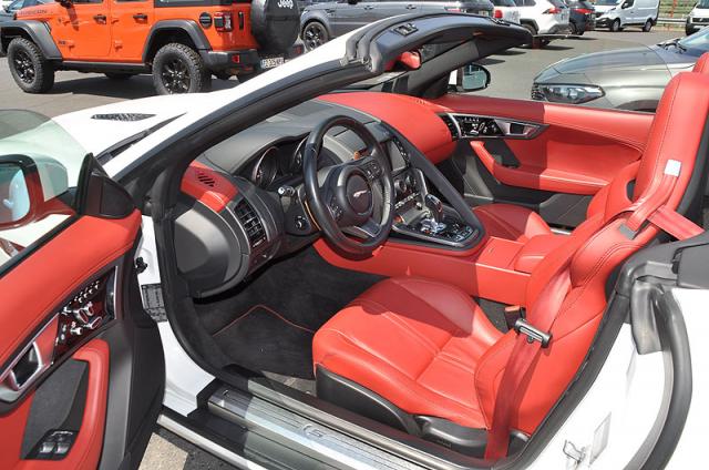 Jaguar F-Type image 3