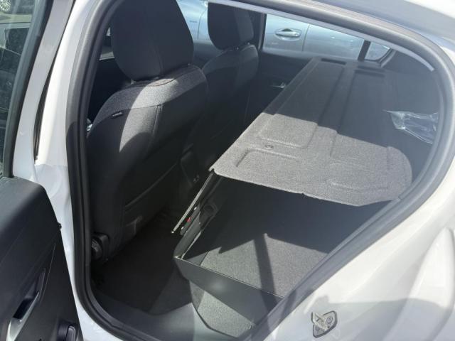 Peugeot 208 image 5