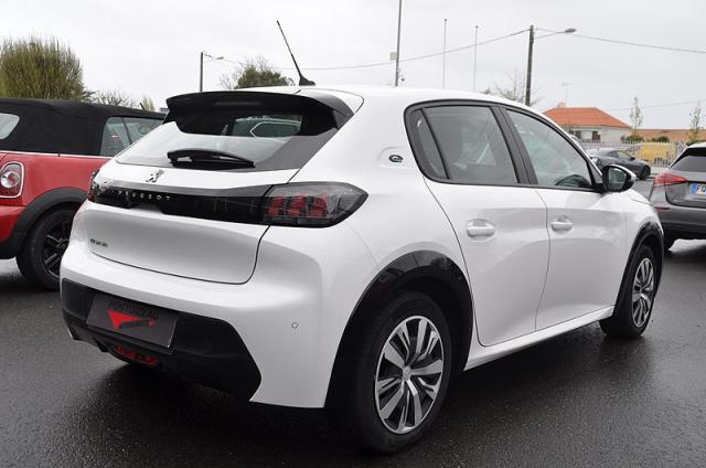 Peugeot 208 image 1