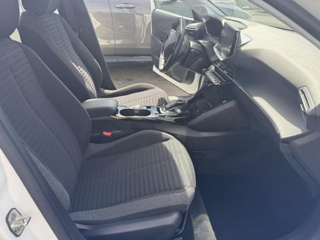 Peugeot 208 image 3