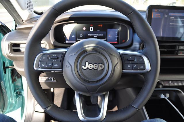 Jeep Avenger image 7