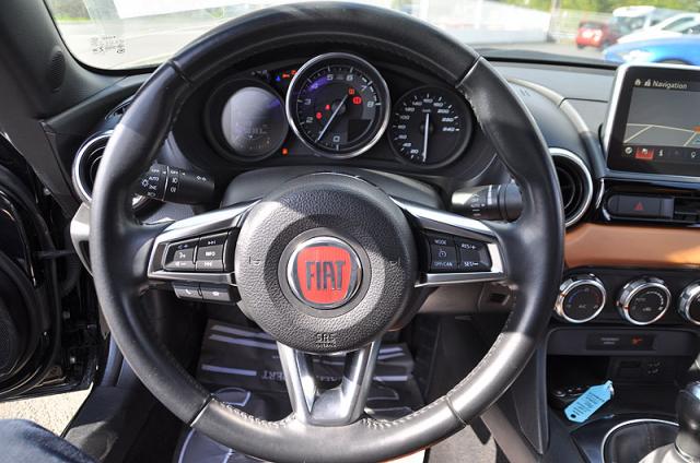 Fiat 124 Spider image 9