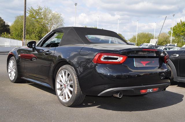 Fiat 124 Spider image 8