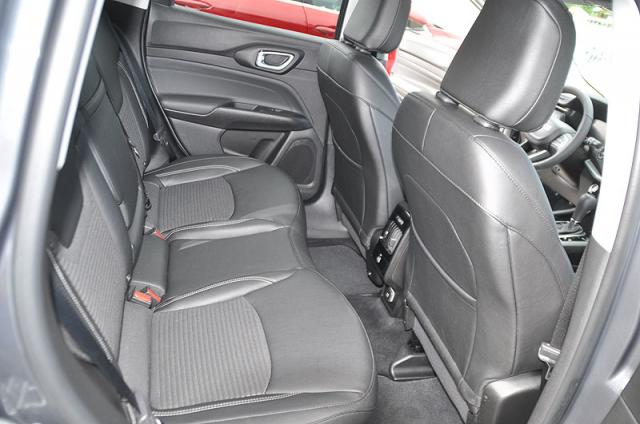 Jeep Compass image 8