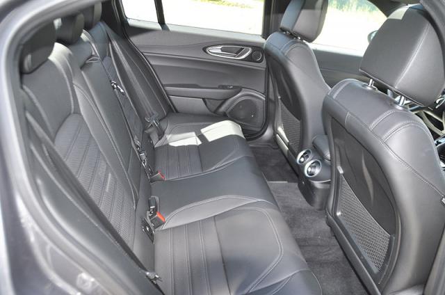 Alfa Romeo Giulia image 6