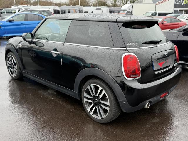 Mini Cooper image 3