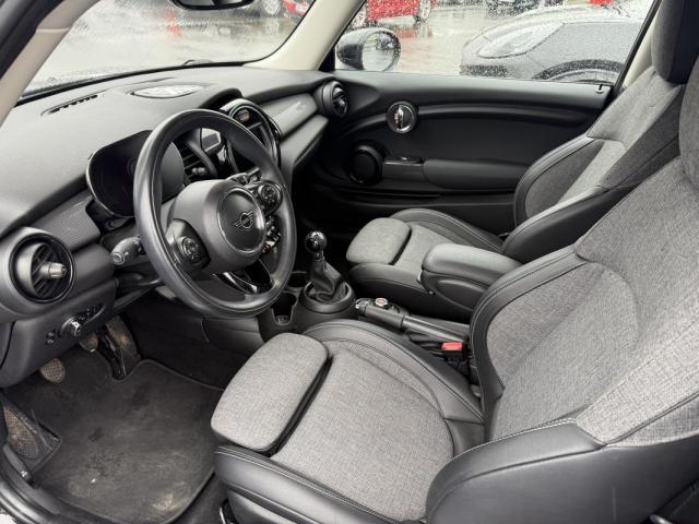 Mini Cooper image 1