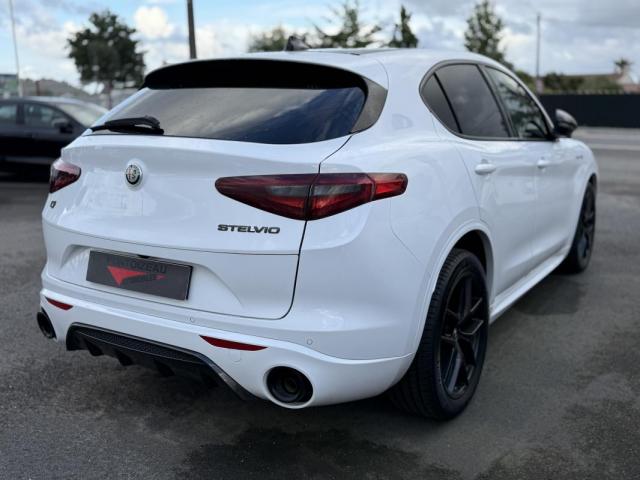 Alfa Romeo Stelvio image 7