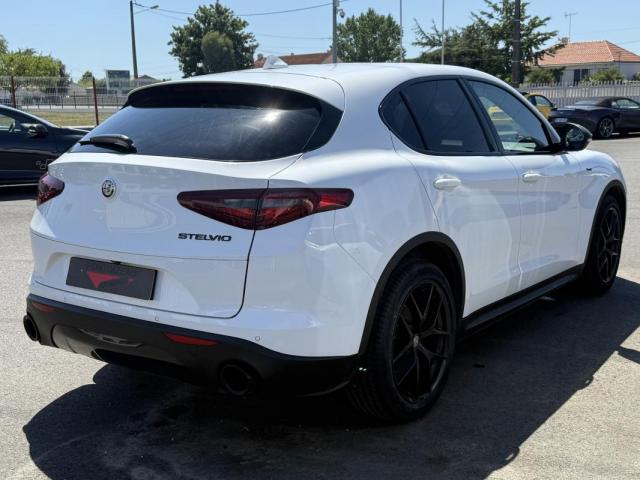 Alfa Romeo Stelvio image 4