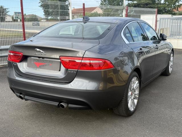 Jaguar Xe image 2