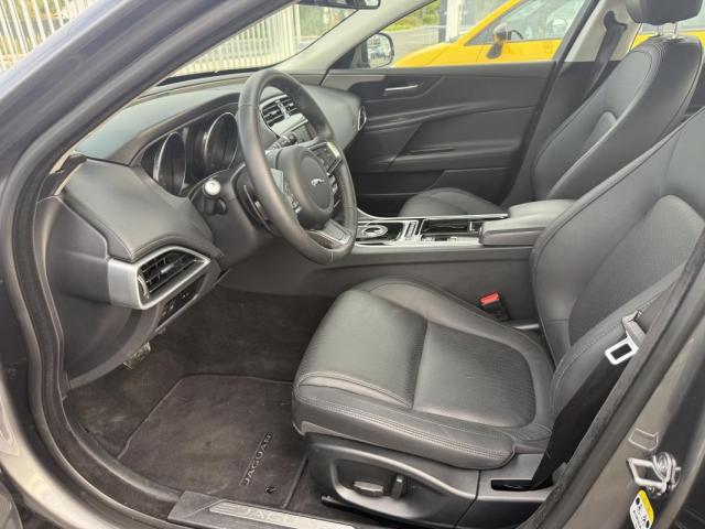 Jaguar Xe image 4