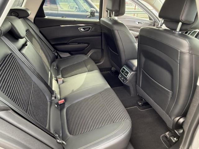 Renault Talisman Estate image 2