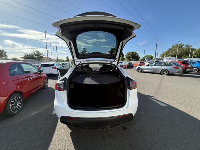 Tesla Model Y image 8
