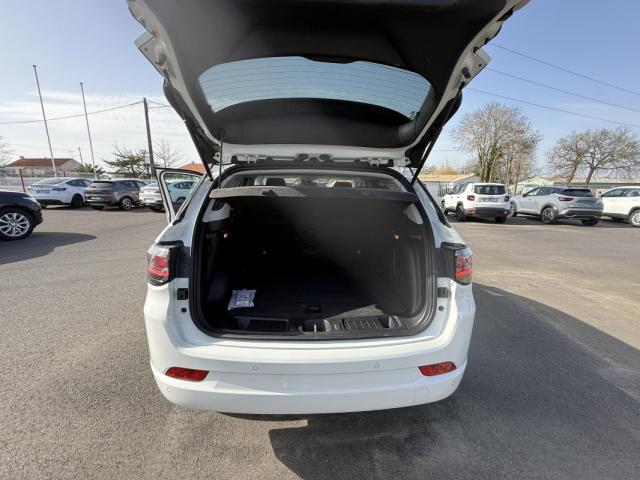 Jeep Compass image 9