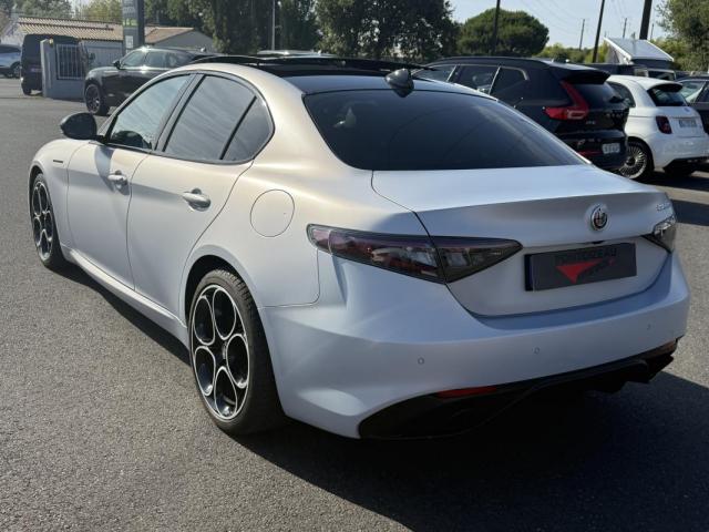 Alfa Romeo Giulia image 7