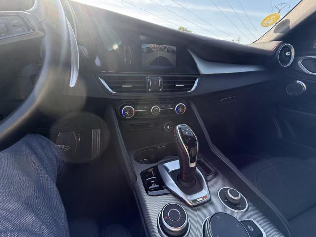 Alfa Romeo Giulia image 2