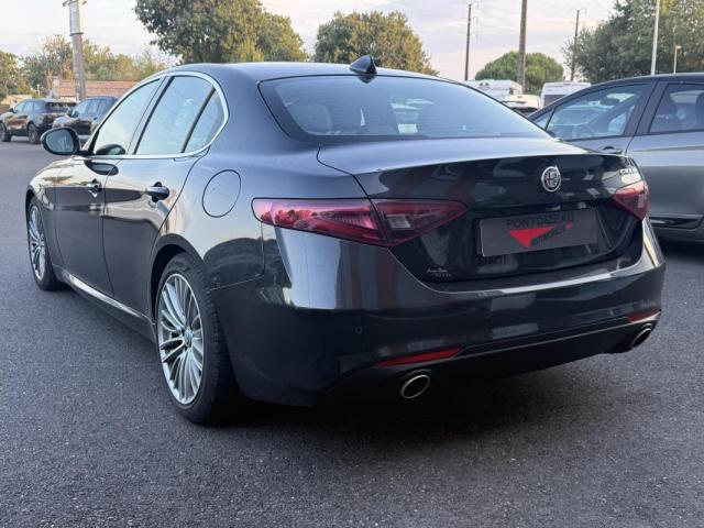 Alfa Romeo Giulia image 6