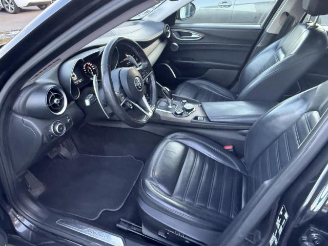 Alfa Romeo Giulia image 5