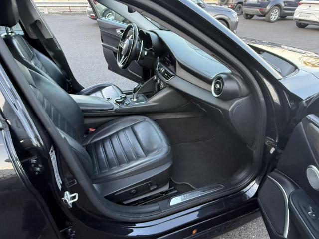 Alfa Romeo Giulia image 8