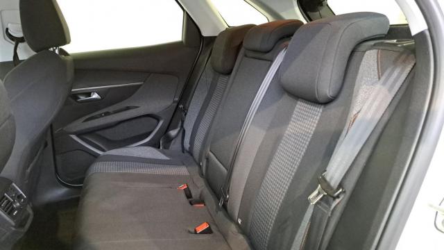 Peugeot 3008 image 3