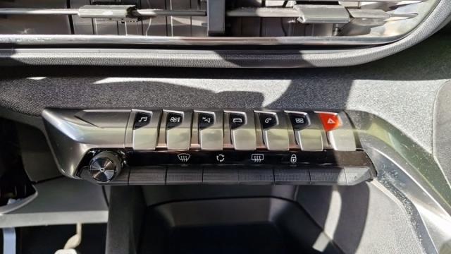 Peugeot 3008 image 9