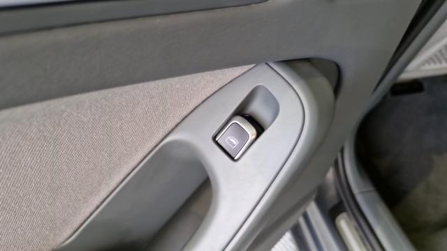 Audi A4 image 2