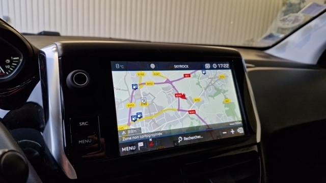 Peugeot 208 image 1