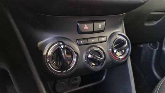 Peugeot 208 image 7