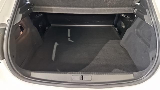 Peugeot 208 image 7