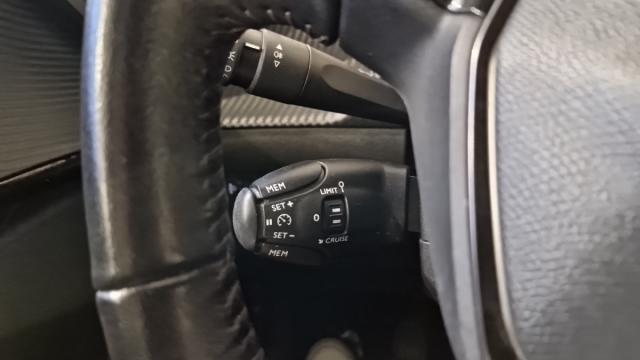 Peugeot 208 image 9