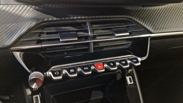 Peugeot 208 image 5