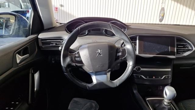 Peugeot 308 image 9