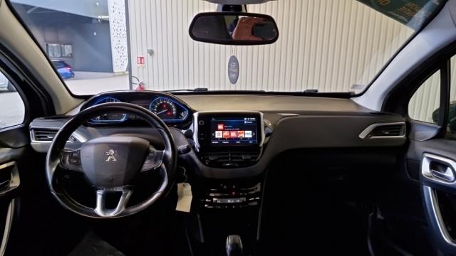 Peugeot 2008 image 1