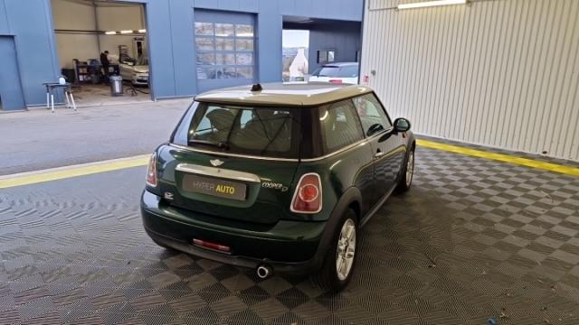 Mini Hatch image 8