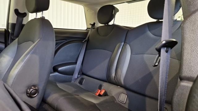 Mini Hatch image 9