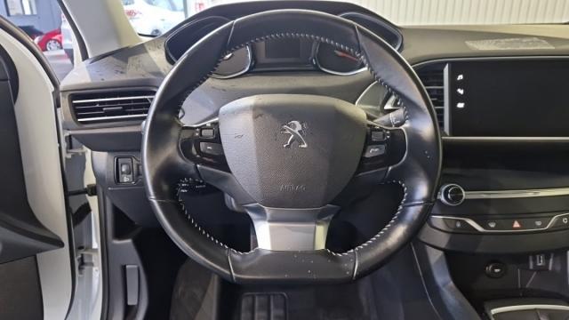 Peugeot 308 image 1