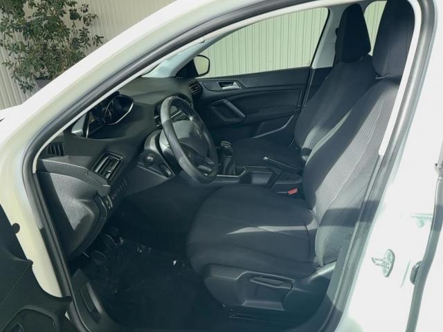 Peugeot 308 image 8