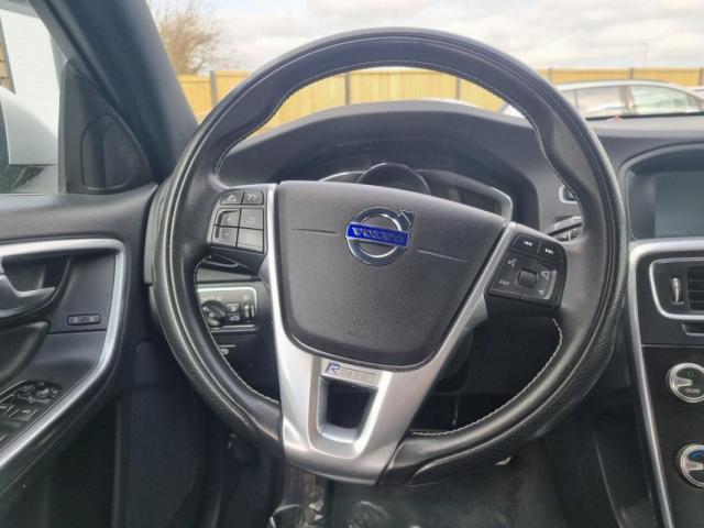 Volvo S60 image 2