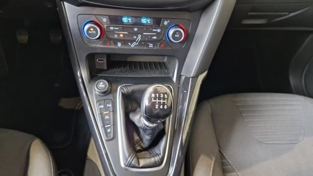 Ford Focus image 8