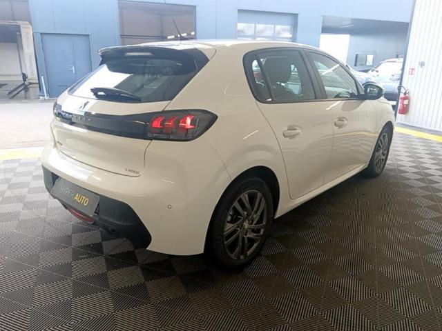 Peugeot 208 image 8