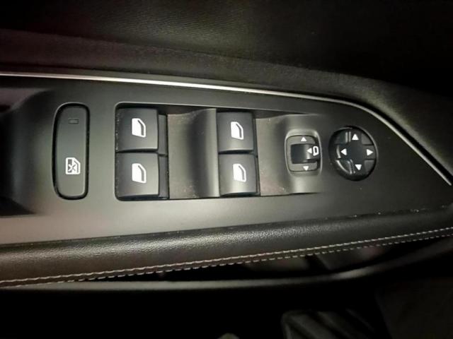 Peugeot 3008 image 6