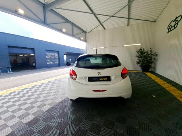 Peugeot 208 image 7