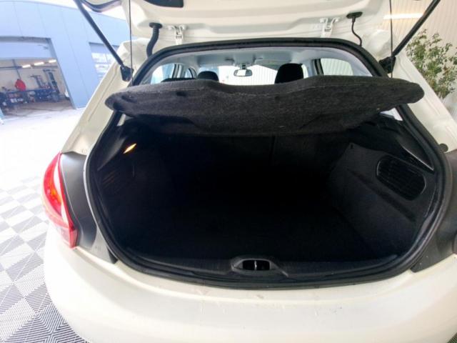 Peugeot 208 image 9