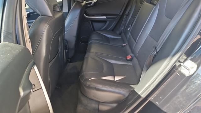 Volvo V60 image 2